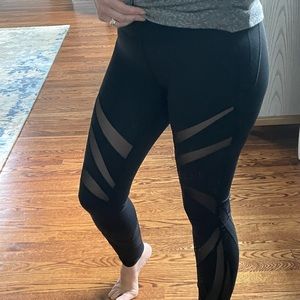 Lululemon legging with mesh panel